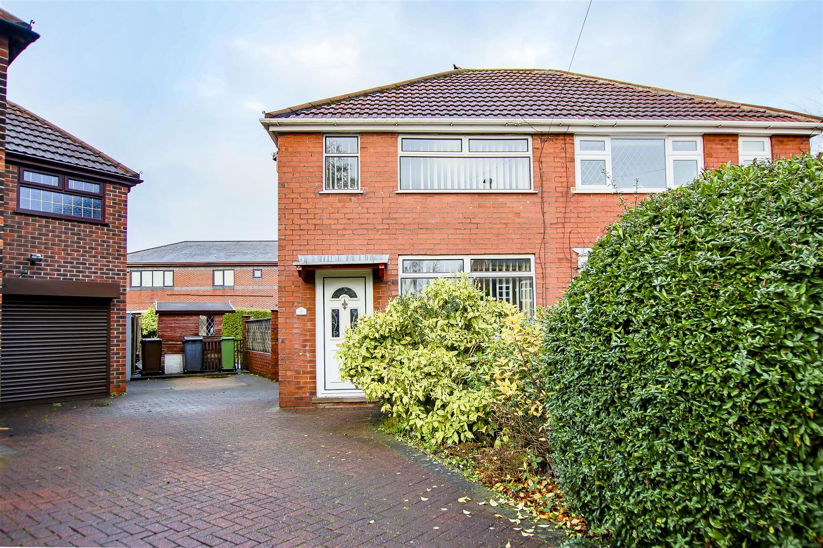 2 Bed House For Sale - Main Image